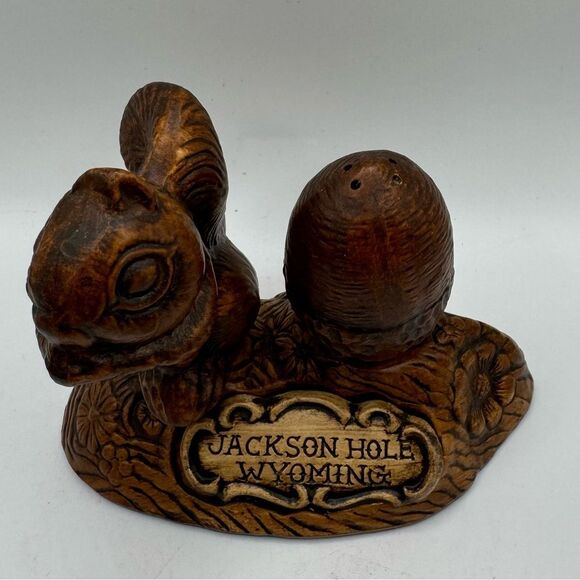 Vintage Ceramic Jackson Hole Squirrel and Acorn Salt and Pepper Shaker Set - Picture 2 of 6